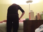 Ett par gör sex i ett rum med en dold kamera