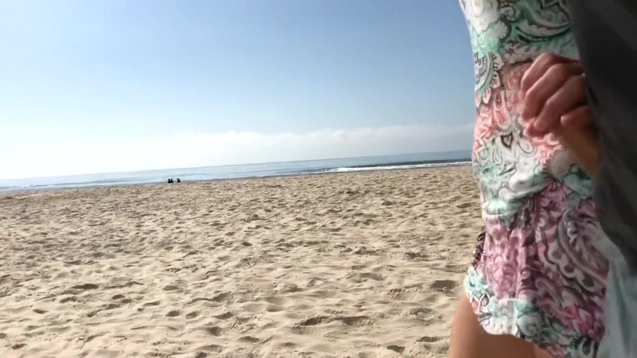 Verklig offentlig amatör sex riskerar att fastna på stranden Foto Foto