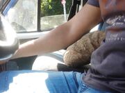 Mogen hora fångad på dold kamera när han utför oralsex i bilen
